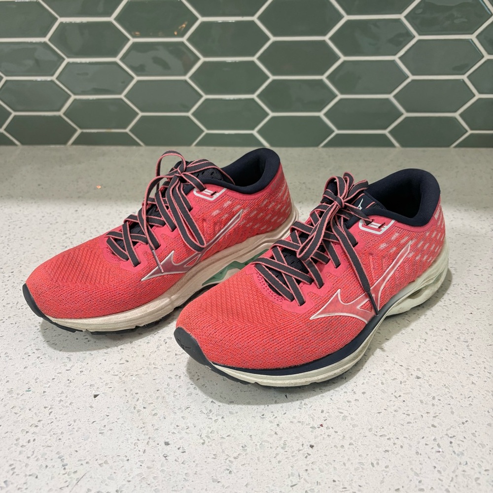 Mizuno Womens’s Wave Inspired 17